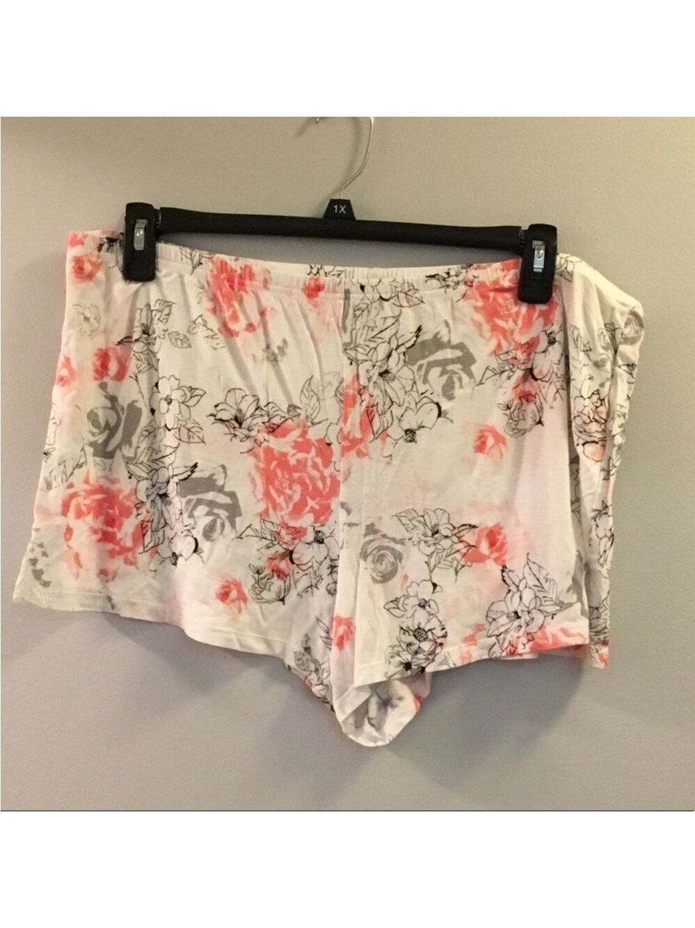 Apt 9 floral sleep shorts Woman’s size XL white gray black pink/coral
